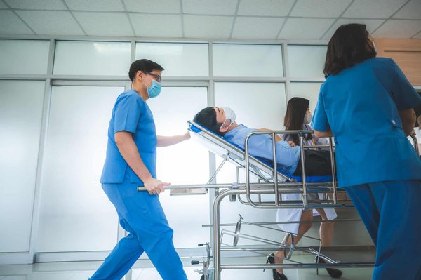 Naviguer les services d'urgence médicale à Lyon : Ce que vous devez savoir